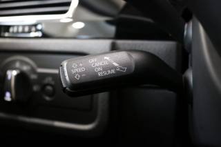 VOLKSWAGEN Touareg usata 26