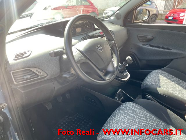 LANCIA Ypsilon usata, con USB