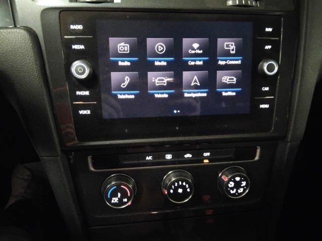 VOLKSWAGEN Golf Variant usata, con Airbag testa