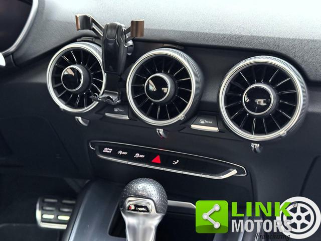 AUDI TT usata, con USB