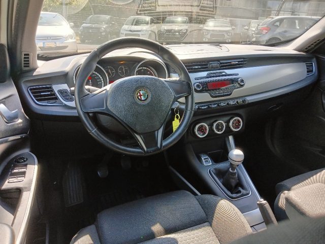 ALFA ROMEO Giulietta usata, con Autoradio