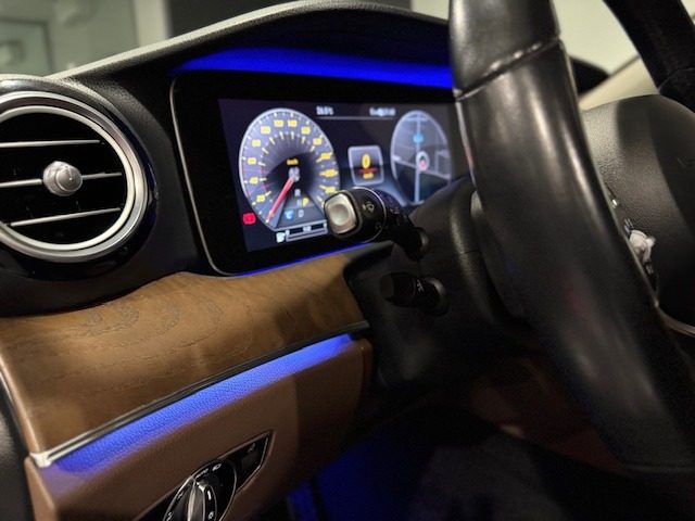 MERCEDES-BENZ E 300 usata, con Controllo trazione