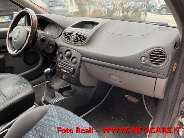 RENAULT Clio usata 17