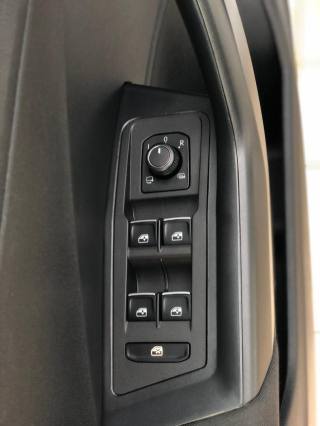 VOLKSWAGEN T-Roc usata, con Controllo elettronico della corsia