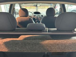 TOYOTA Yaris usata, con Sedile posteriore sdoppiato