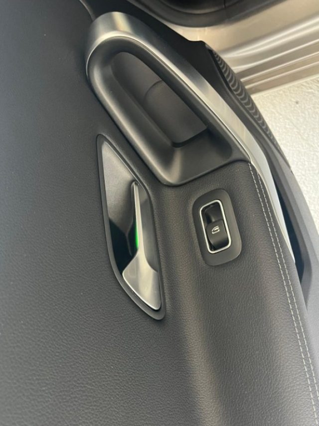 MERCEDES-BENZ A 200 usata, con Specchietti laterali elettrici