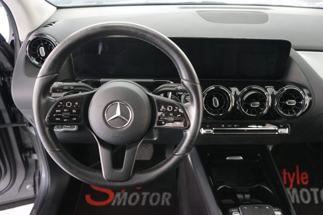 MERCEDES-BENZ GLA 180 usata, con Climatizzatore
