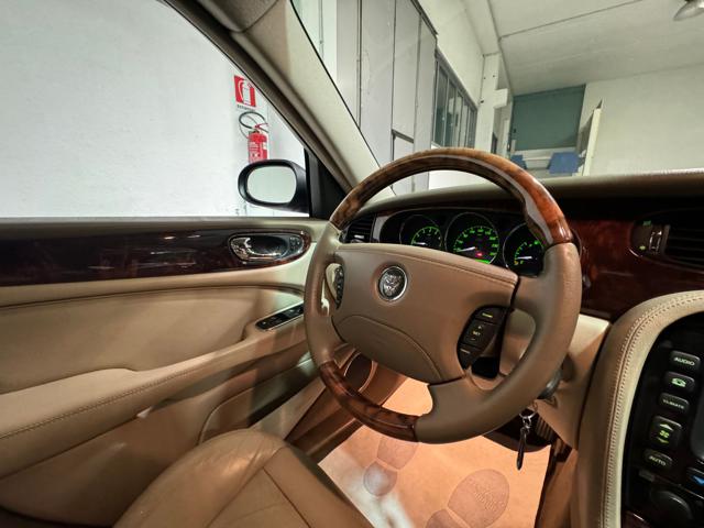 JAGUAR XJ8 usata, con Cronologia tagliandi