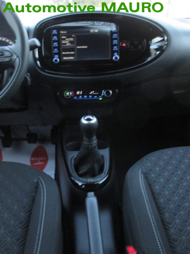 TOYOTA Aygo X usata, con Autoradio digitale