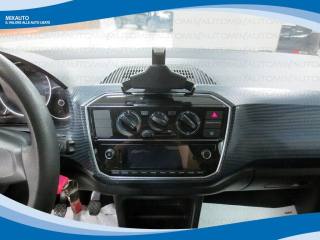 VOLKSWAGEN up! usata, con Autoradio