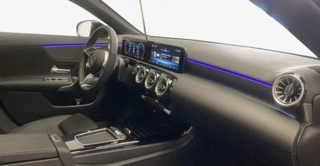 MERCEDES-BENZ CLA 180 usata, con Controllo automatico clima