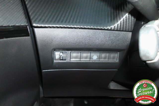 PEUGEOT 2008 usata, con Vetri oscurati