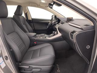 LEXUS NX 300h usata, con Specchietti laterali elettrici