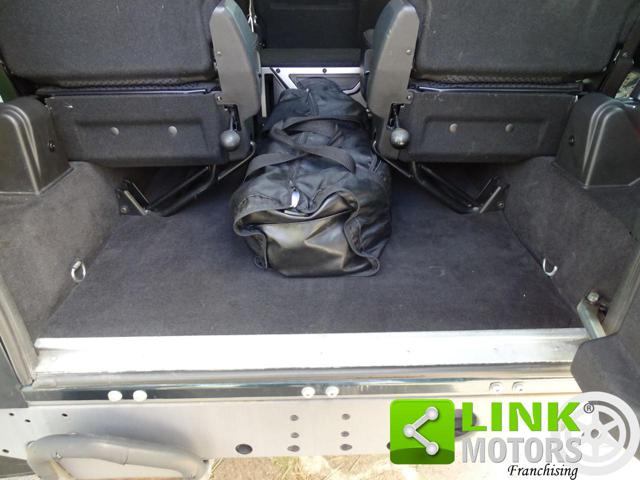 LAND ROVER Defender usata 28