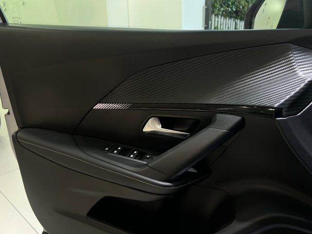 PEUGEOT 2008 usata, con Vetri oscurati
