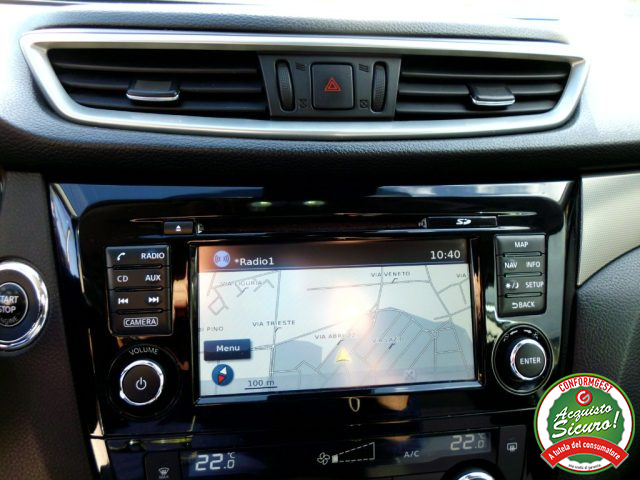 NISSAN Qashqai usata, con Fari LED