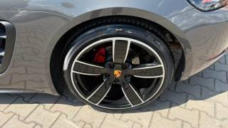 PORSCHE 718 Spyder usata, con Autoradio