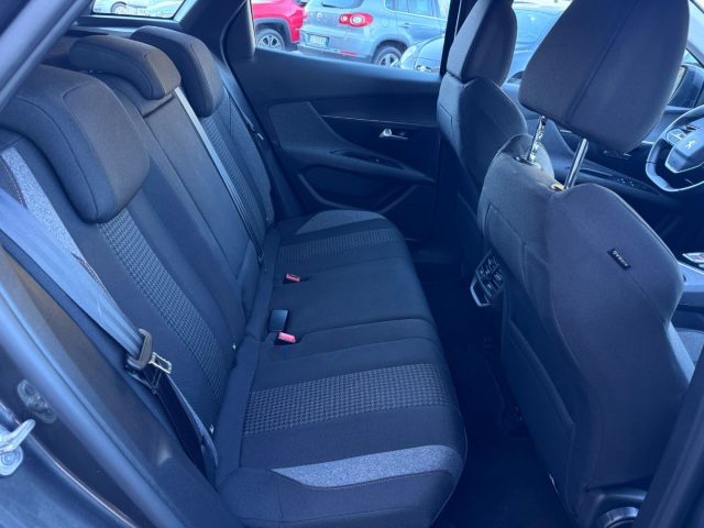 PEUGEOT 3008 usata, con Leve al volante