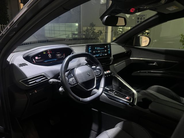 PEUGEOT 5008 usata, con Fari LED