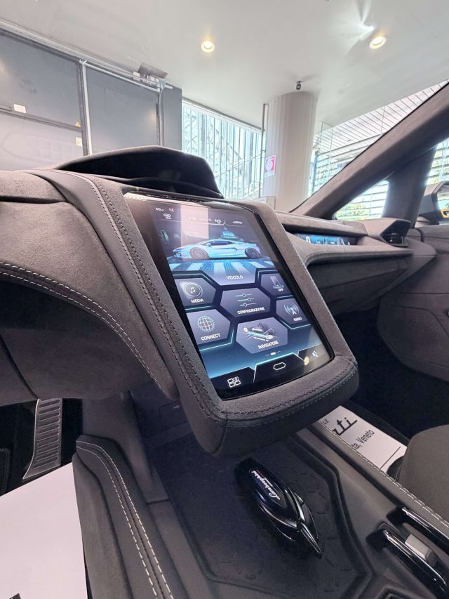 LAMBORGHINI Temerario usata, con Controllo trazione