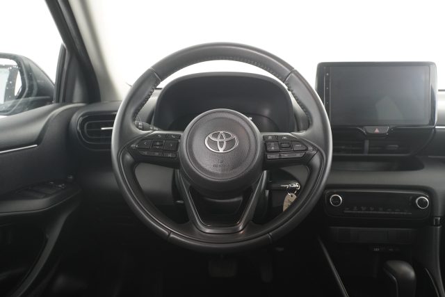 TOYOTA Yaris usata 11