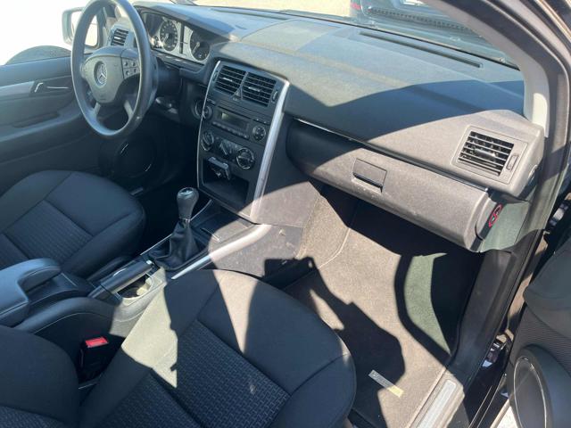 MERCEDES-BENZ B 180 usata, con Autoradio