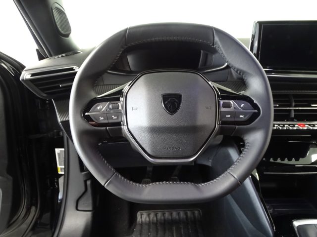 PEUGEOT 2008 usata, con Volante multifunzione