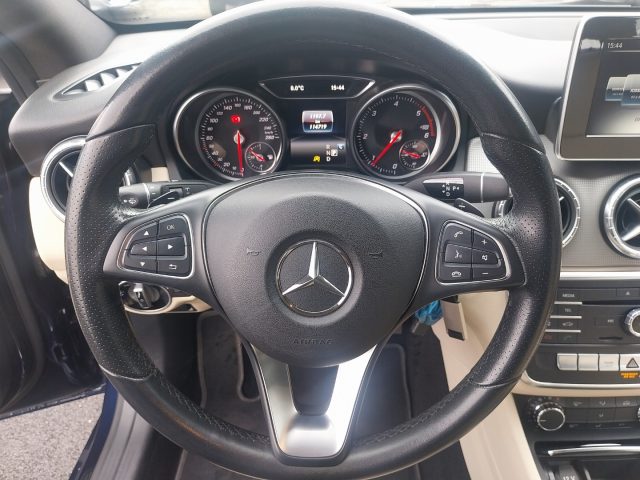 MERCEDES-BENZ CLA 180 usata, con Sistema di navigazione