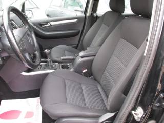 MERCEDES-BENZ B 180 usata, con Controllo trazione