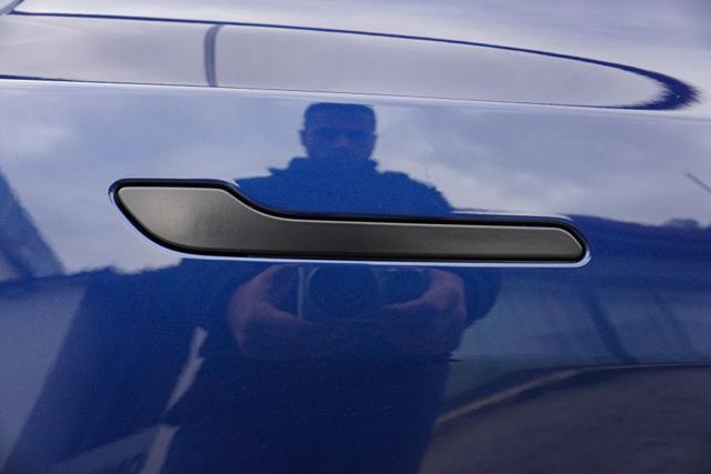 TESLA Model Y usata, con Luci diurne