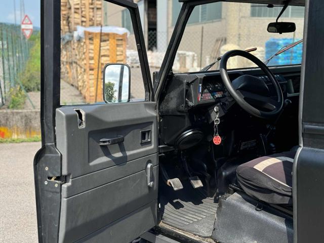 LAND ROVER Defender usata 6