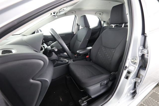 TOYOTA Yaris usata 8