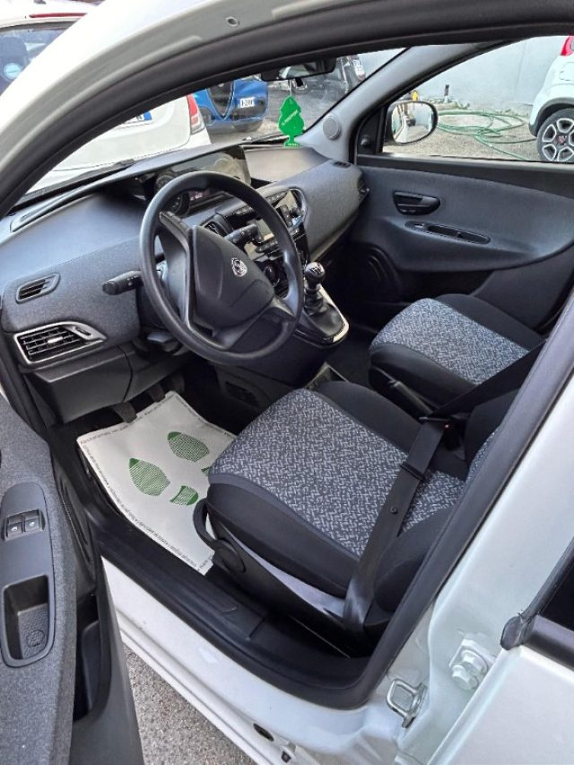 LANCIA Ypsilon usata, con Cronologia tagliandi