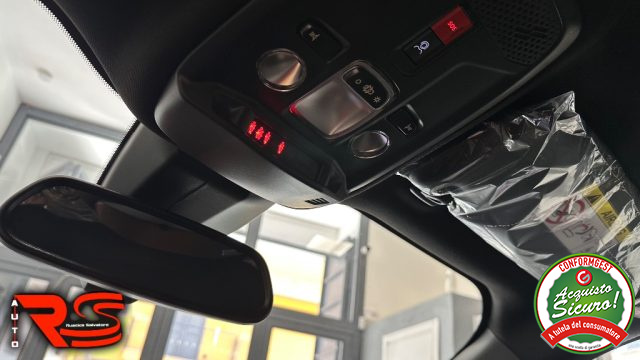 PEUGEOT 2008 usata, con Touch screen