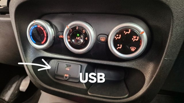 FIAT 500L usata, con Bluetooth