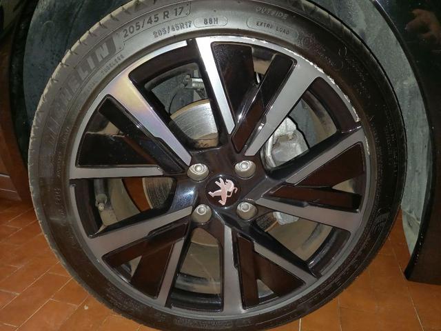 PEUGEOT 208 usata, con Controllo automatico clima