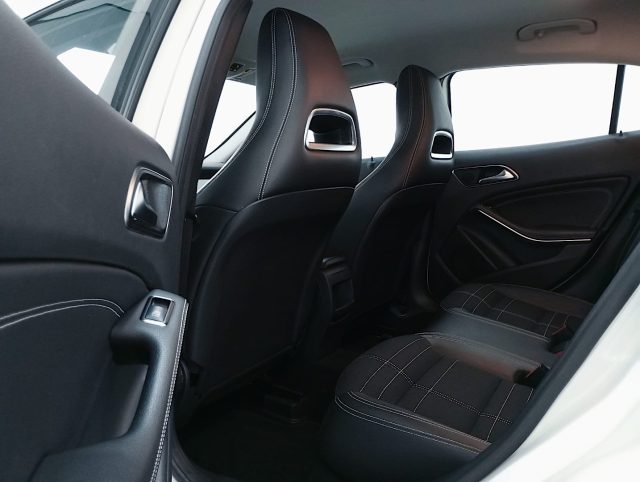 MERCEDES-BENZ GLA 200 usata 13