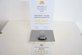 NISSAN Qashqai usata, con Fari LED