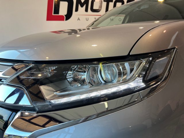 MITSUBISHI Outlander usata, con Fendinebbia