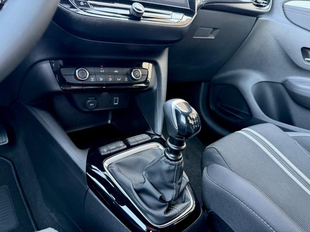 OPEL Corsa usata, con Volante in pelle