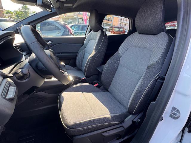 RENAULT Captur usata, con Autoradio