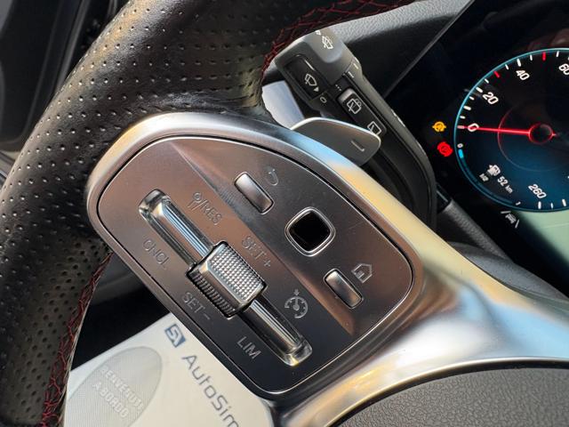 MERCEDES-BENZ GLA 200 usata, con Park Distance Control