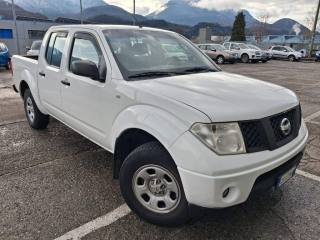 NISSAN Navara usata, con Gancio traino