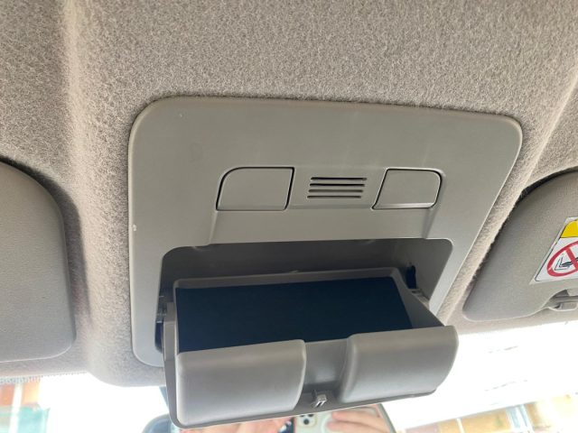 MAHINDRA KUV100 usata, con Isofix