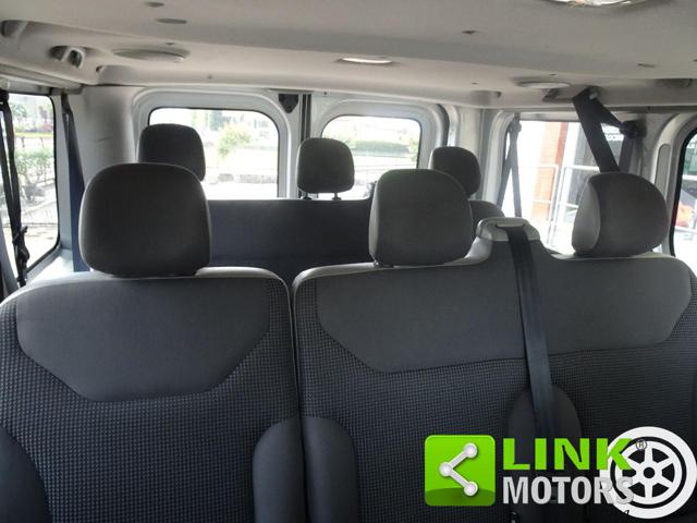 OPEL Vivaro usata, con Luci diurne