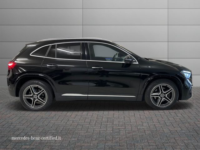 MERCEDES-BENZ GLA 180 usata, con Alzacristalli elettrici