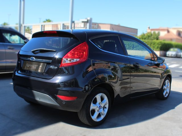 FORD Fiesta usata, con Autoradio