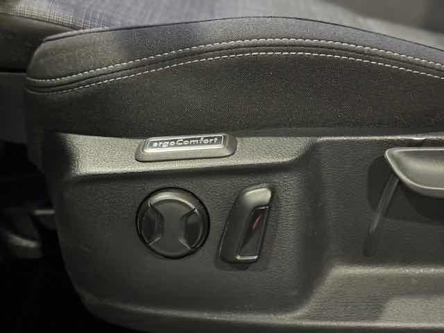 VOLKSWAGEN Passat Variant usata, con Servosterzo