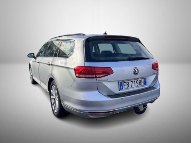 VOLKSWAGEN Passat usata, con Airbag laterali