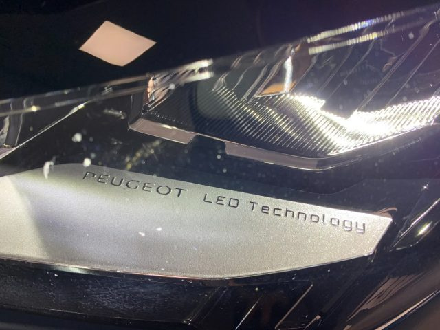 PEUGEOT 5008 usata, con Volante multifunzione